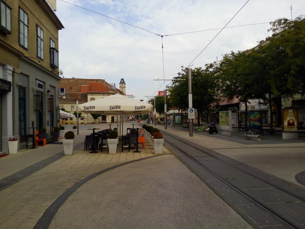 Apartment Downtown Ösek Dış mekan fotoğraf